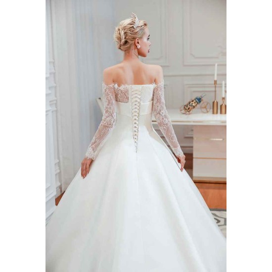 Romantic Lace Long Sleevess Princess Satin Wedding Dress