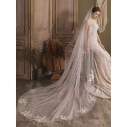 Ivory One-Tier Lace Tulle Finished Edge Waterfall Wedding Veils