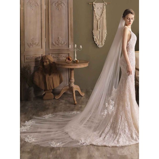 Ivory One-Tier Lace Tulle Finished Edge Waterfall Wedding Veils