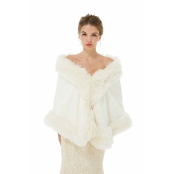 Alis- Winter Faux Fur Wedding Wrap