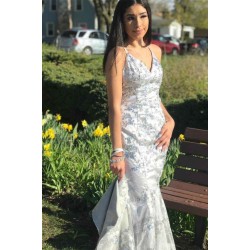 Chic Spaghetti Strap Lace Sleeveless Evening Gown Lace-Up Evening Dress