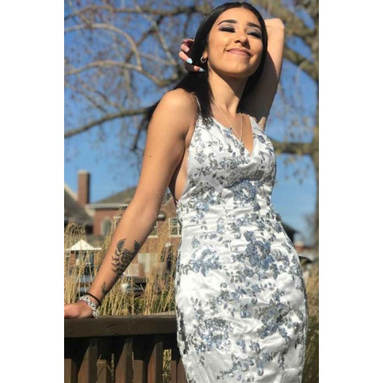 Chic Spaghetti Strap Lace Sleeveless Evening Gown Lace-Up Evening Dress