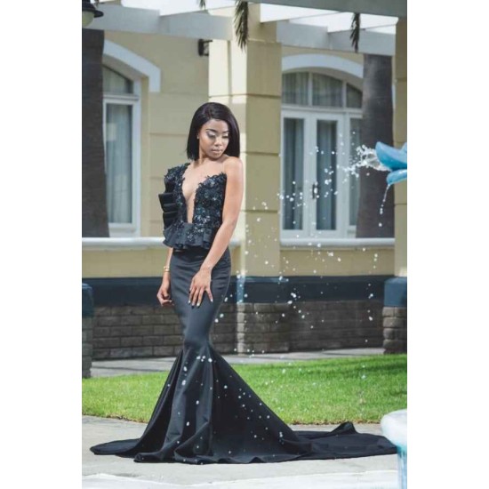 Chic Mermaid Deep V-neck Sleeveless Ruffles Appliques Prom Dresses Chic Long Evening Dresses With Chapel Train