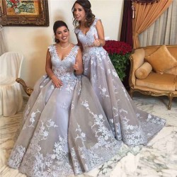 Glamourous V-Neck Sleeveless A-line Evening Dresses Affordable Lace Appliques Princess Prom Dresses On Sale