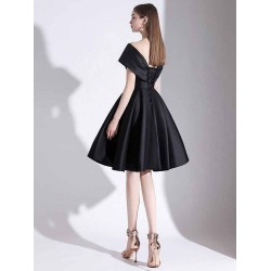 Charming Evening Dress A-Line V-Neck Knee-Length Short Sleeves Lace-up Pleated Satin Fabric Cocktail Dress Little Black Dress