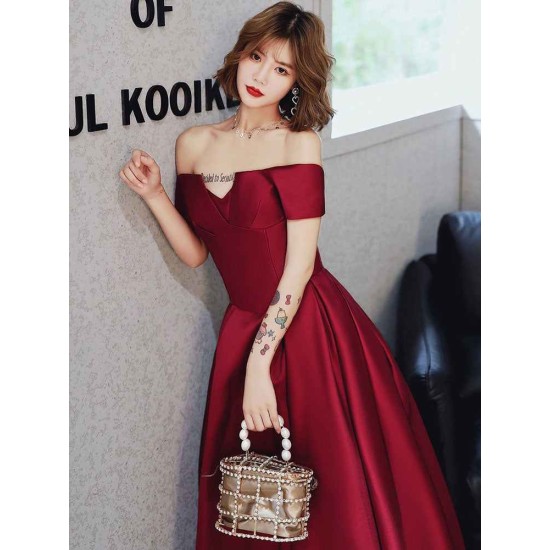 Amazing Evening Dress A-Line Bateau Neck Matte Satin Floor-Length Pleated Formal Party Dresses