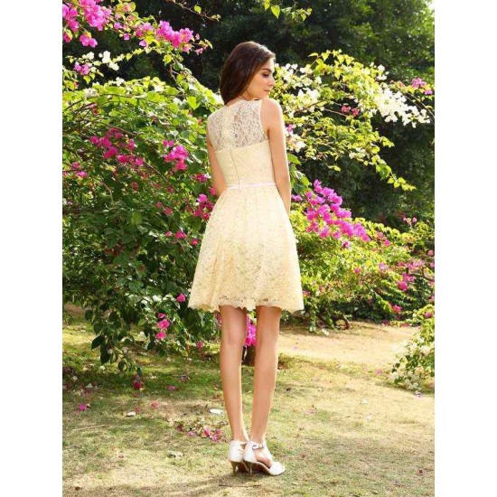Chic Lace Sleeveless Short Bridesmaid Dresses