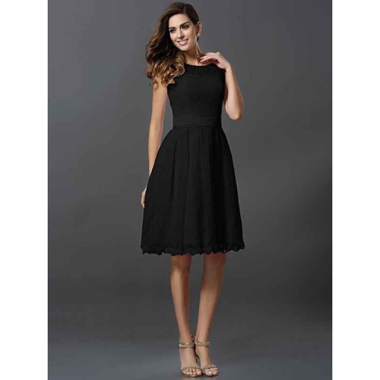 Chic Sleeveless Short Lace Bridesmaid Dresses
