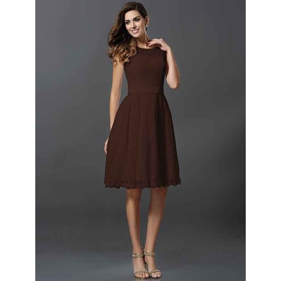 Chic Sleeveless Short Lace Bridesmaid Dresses