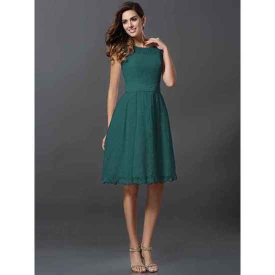 Chic Sleeveless Short Lace Bridesmaid Dresses