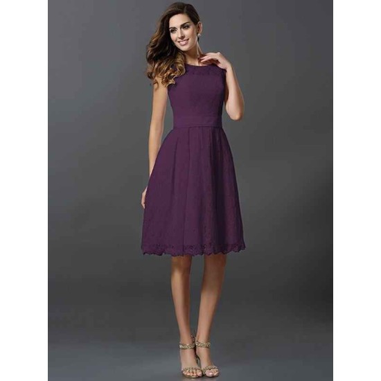 Chic Sleeveless Short Lace Bridesmaid Dresses