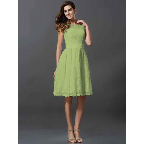 Chic Sleeveless Short Lace Bridesmaid Dresses