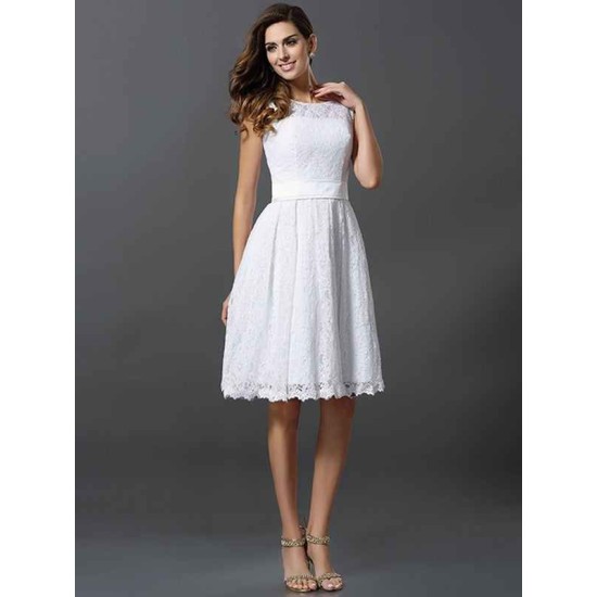 Chic Sleeveless Short Lace Bridesmaid Dresses