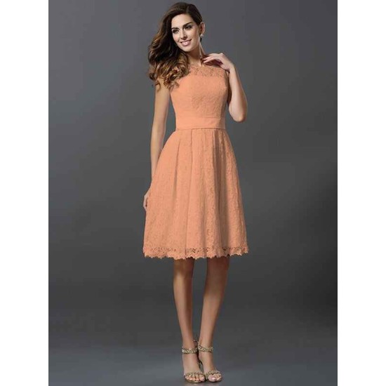 Chic Sleeveless Short Lace Bridesmaid Dresses