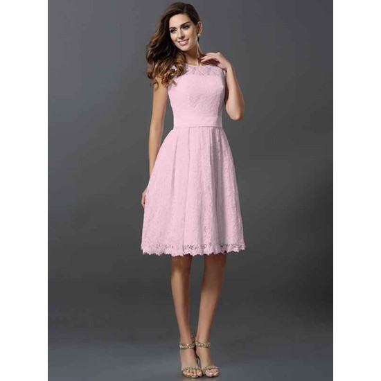 Chic Sleeveless Short Lace Bridesmaid Dresses