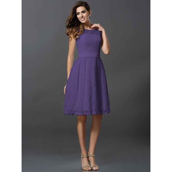 Chic Sleeveless Short Lace Bridesmaid Dresses