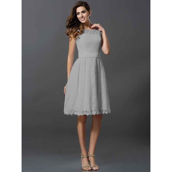 Chic Sleeveless Short Lace Bridesmaid Dresses