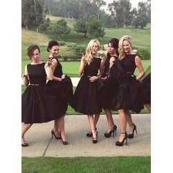 Charming Sleeveless Scoop Knee-Length Satin Bridesmaid Dresses