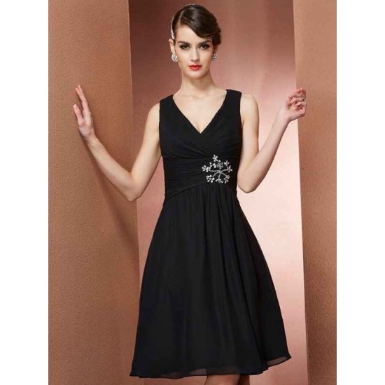 Charming Straps Sleeveless Short Chiffon Bridesmaid Dresses